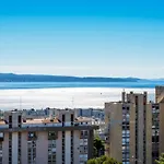 La Le With Big Terrace Apartman