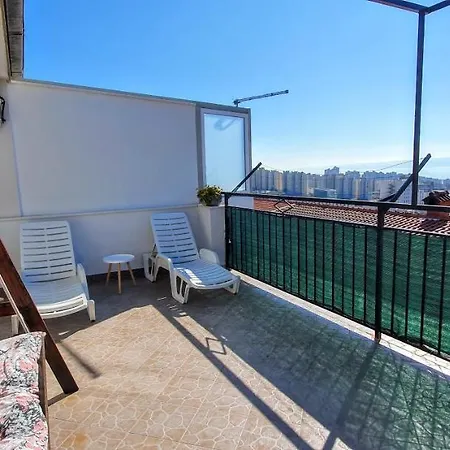 La Le With Big Terrace Apartment *