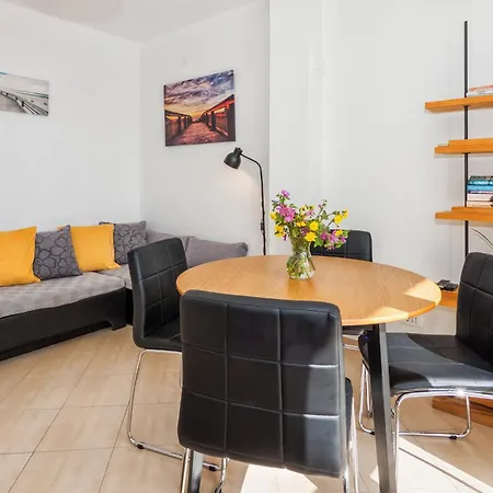 Appartement La Le With Big Terrace