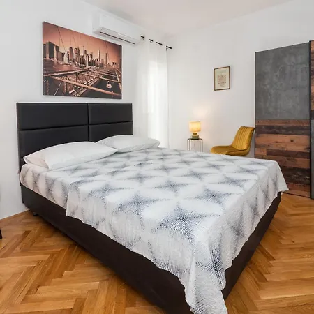 Apartman La Le With Big Terrace