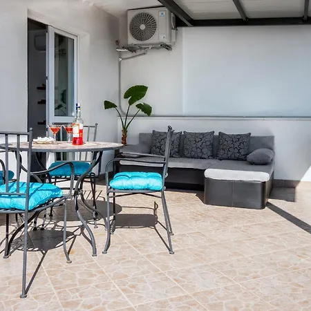 Apartment La Le With Big Terrace *
